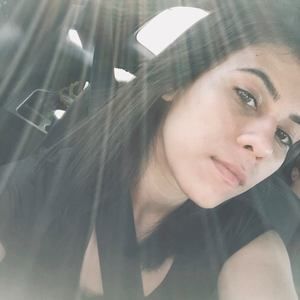 Meet your Posher, Chriselle